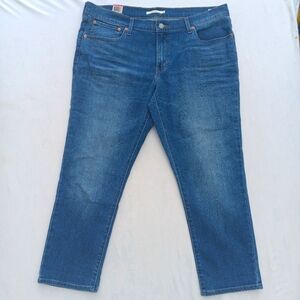 Levi's Boyfriend Jeans size 33 NWT